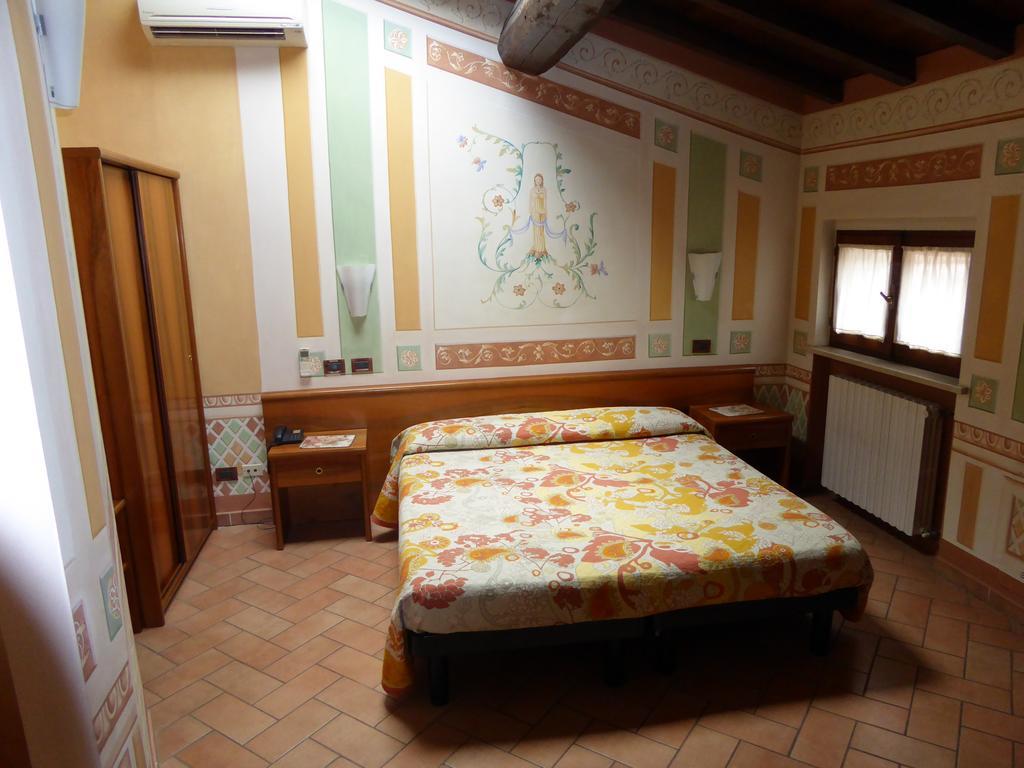 סביונטה Albergo Giulia Gonzaga חדר תמונה